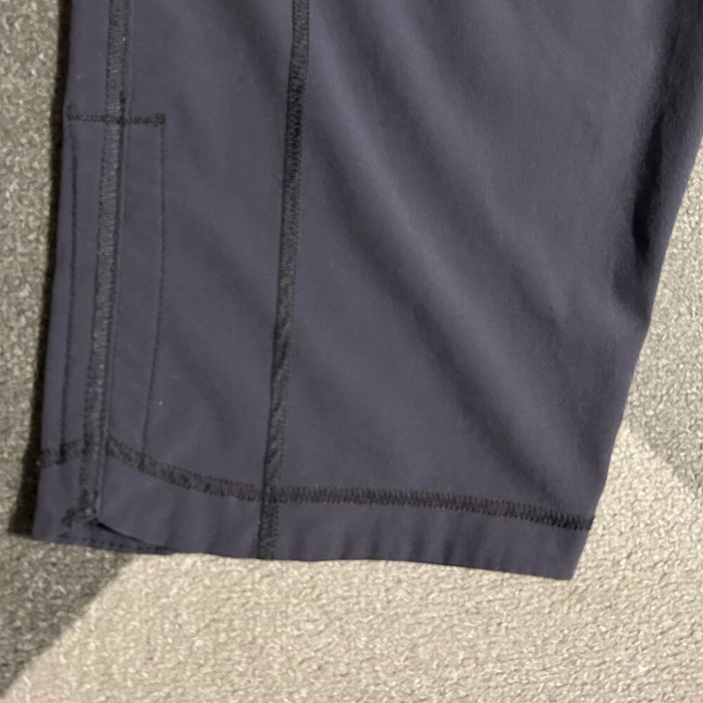 Lee Dark Gray Relaxed Fit Athletic Capris Women's Size 10 - Picture 4 of 10